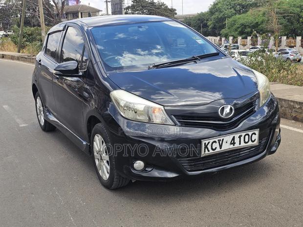 Toyota Vitz 2012 Black