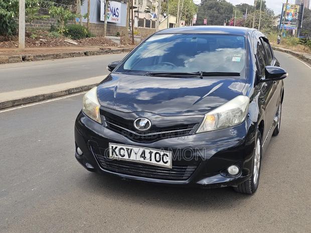Toyota Vitz 2012 Black