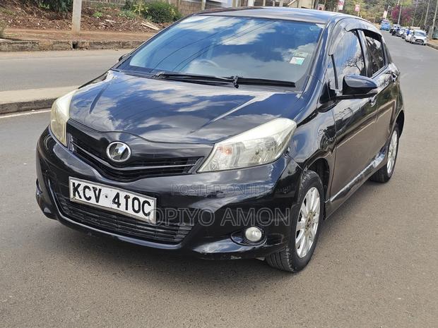 Toyota Vitz 2012 Black