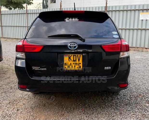 Toyota Corolla Fielder 1.5 Hybrid FWD 2016 Black