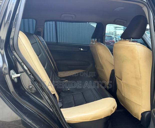 Toyota Corolla Fielder 1.5 Hybrid FWD 2016 Black