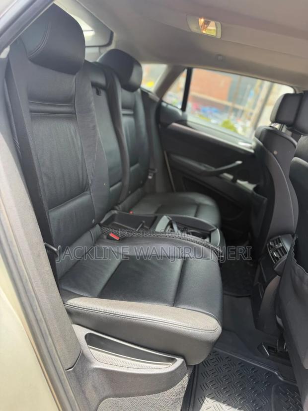 BMW X6 xDrive35i 4x4 Coupe (3.0L 6cyl 8A) 2013 Gold