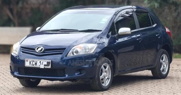 Toyota Auris 2012 Blue