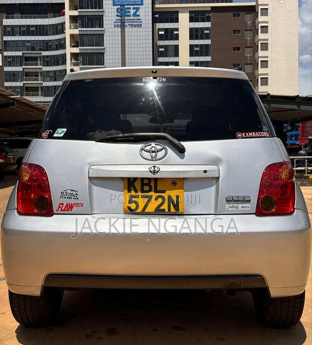 Toyota IST 2004 Silver