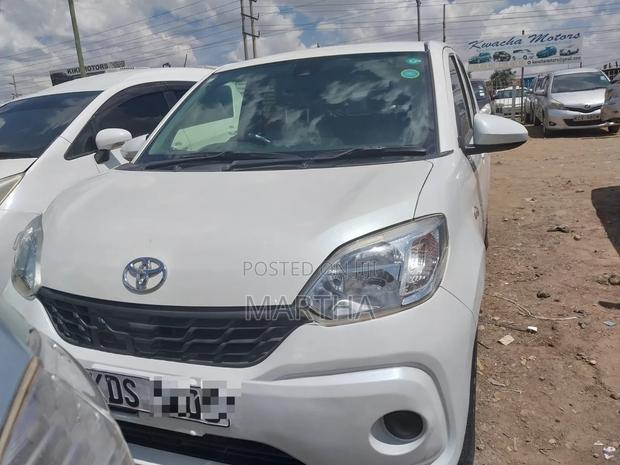 Toyota Passo 2017 White