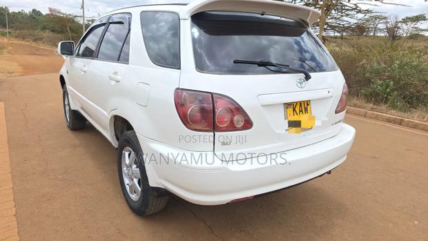 Toyota Harrier 2002 White