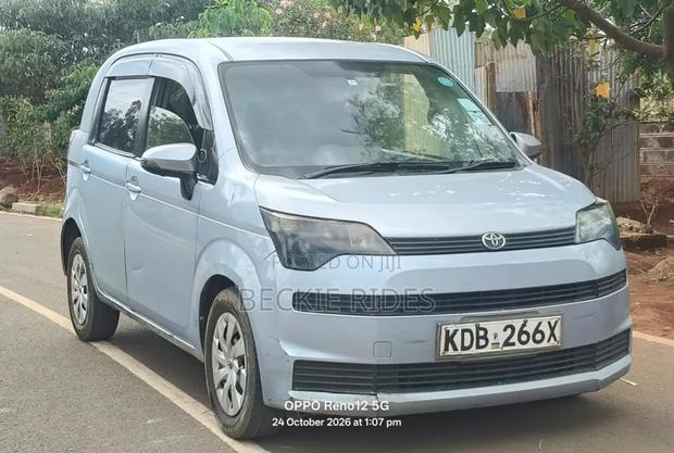 Toyota Spade 2014 Blue
