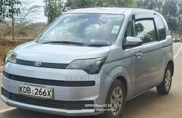 Toyota Spade 2014 Blue