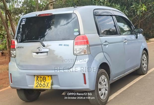 Toyota Spade 2014 Blue