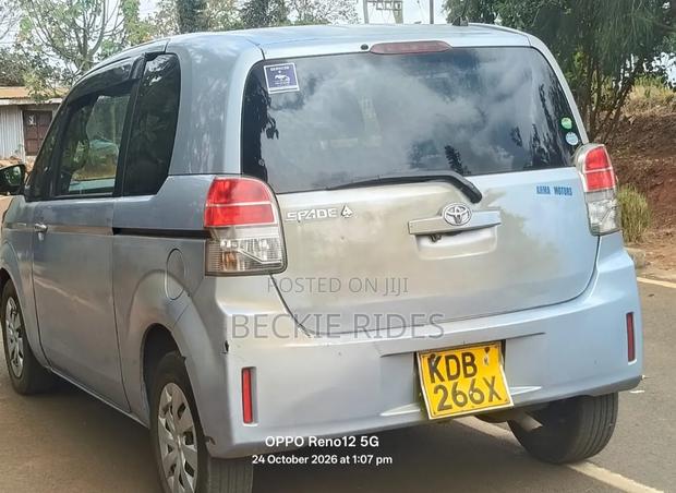 Toyota Spade 2014 Blue