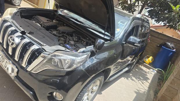 Toyota Land Cruiser Prado 2016 Black