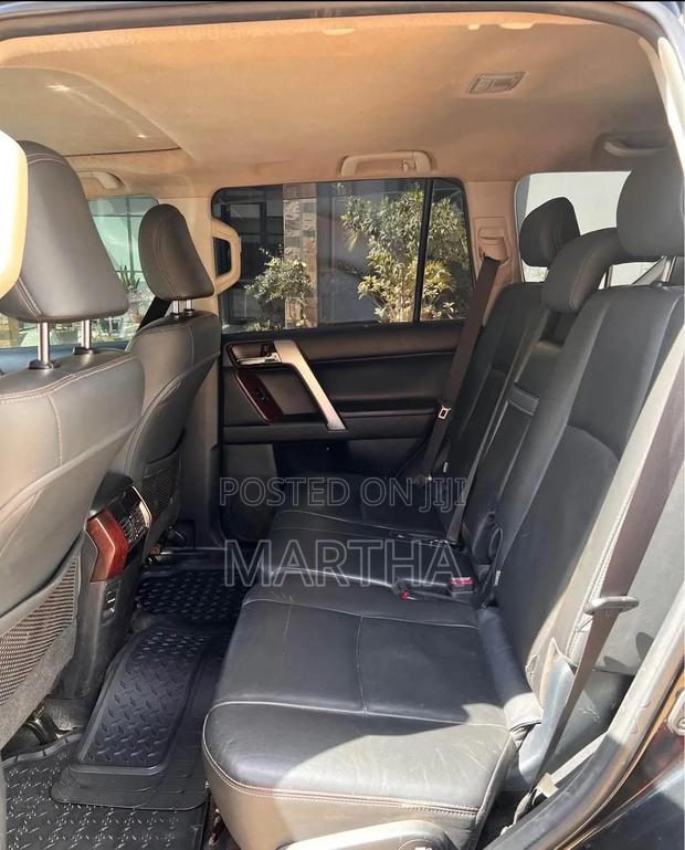 Toyota Land Cruiser Prado 2016 Black