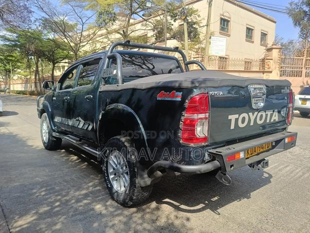 Toyota Hilux 3.0 D-4D 4x4 2013 Green
