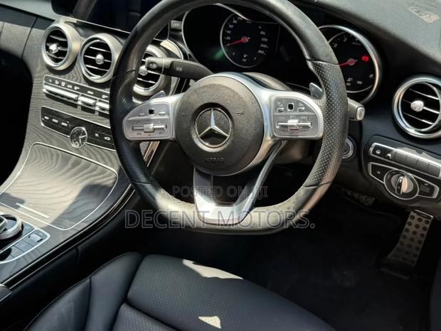 Mercedes-Benz C180 2019 Green