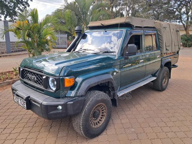 Toyota Land Cruiser 79 Series 2014 Green