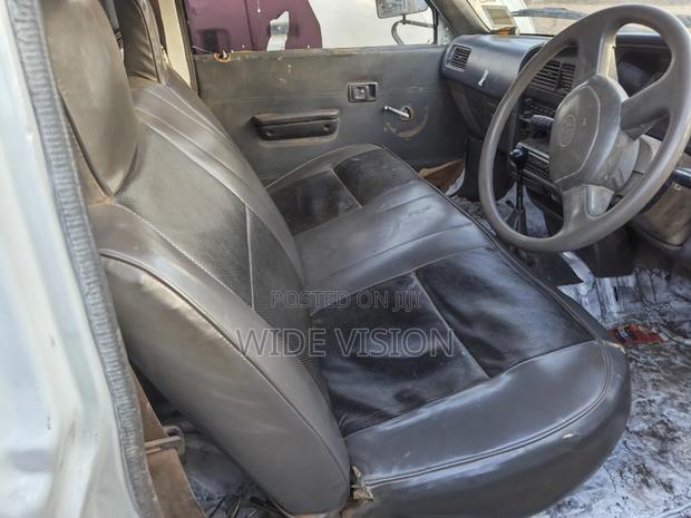 Toyota Hilux 1997 White