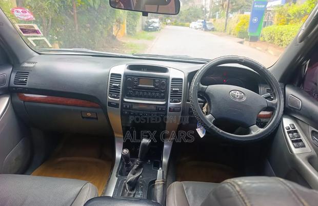 Toyota Land Cruiser Prado 2006 Silver