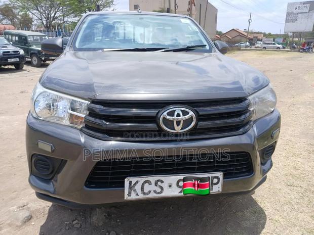 Toyota Hilux 2013 Gray