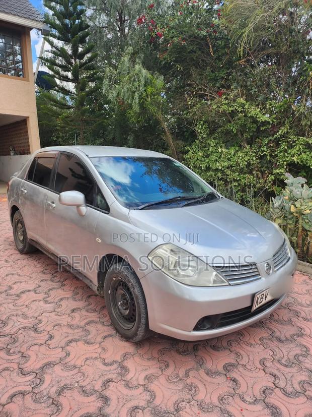 Nissan Tiida 2006 Silver