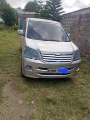 Toyota Noah 2005 Gold for sale