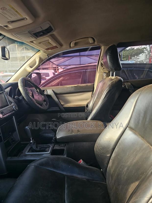 Toyota Land Cruiser Prado 2.7 i 2010 Black