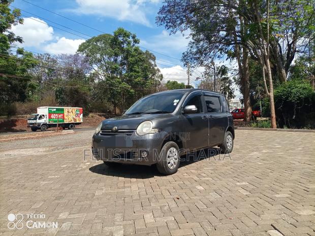 Toyota Sienta 2008 Gray