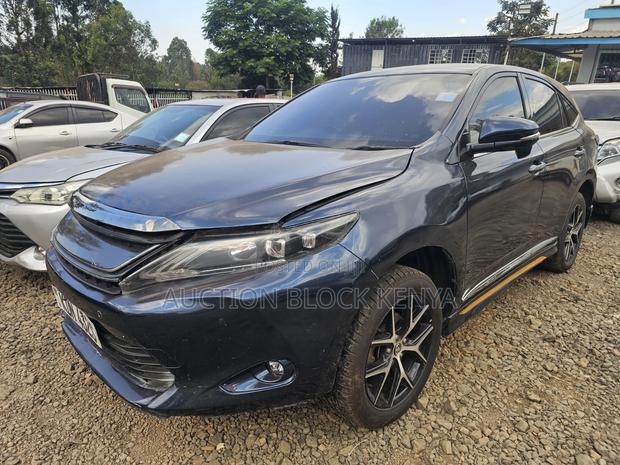 Toyota Harrier 2.0 2016 Blue
