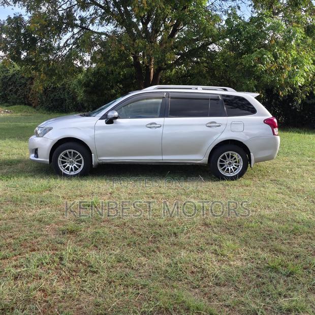 Toyota Corolla Fielder 2013 Silver