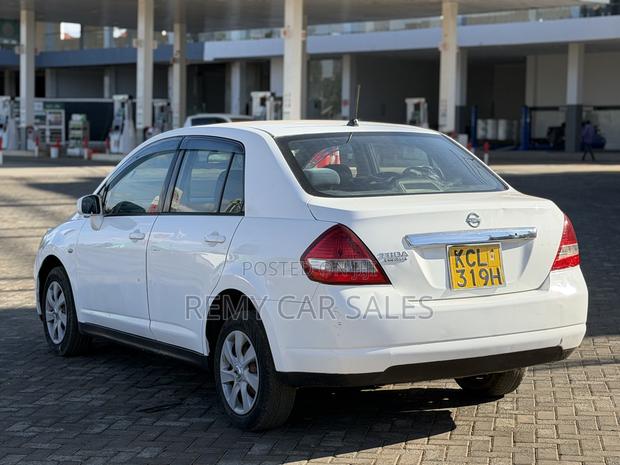 Nissan Tiida 2010 White
