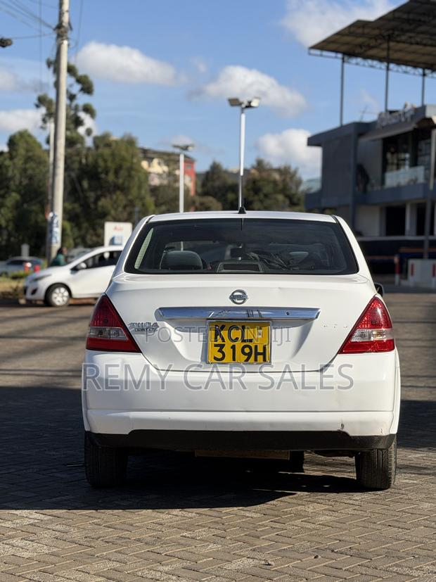 Nissan Tiida 2010 White