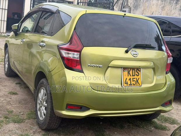 Nissan Note 2017 Green