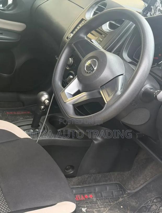 Nissan Note 2017 Green