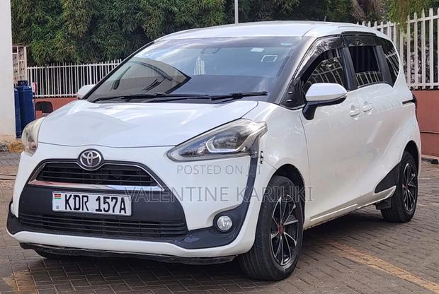 Toyota Sienta 2016 White