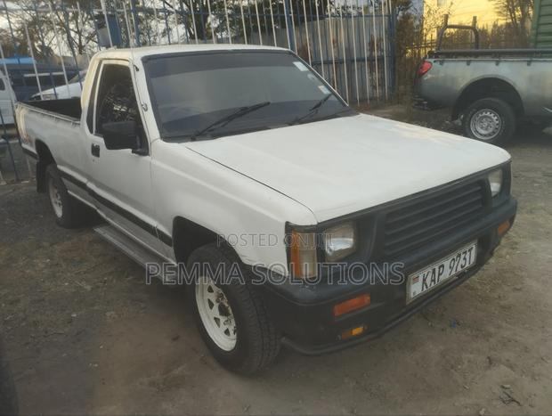 Mitsubishi L200 1999 White