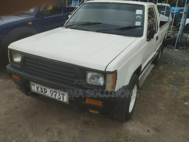 Mitsubishi L200 1999 White