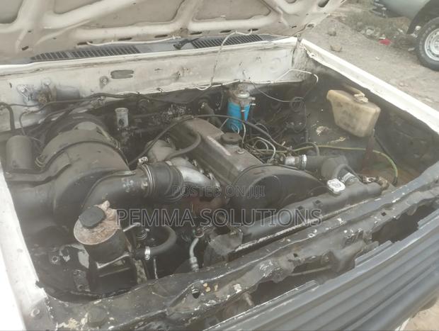 Mitsubishi L200 1999 White