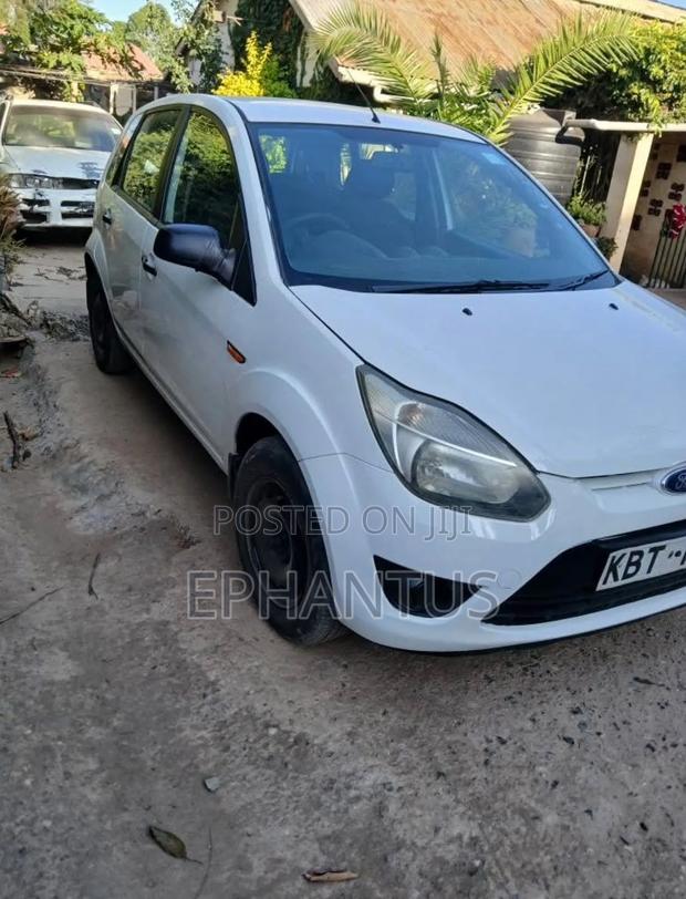 Ford Figo 2012 White