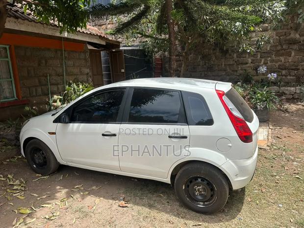 Ford Figo 2012 White