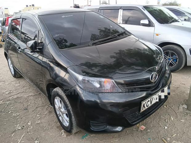 Toyota Vitz 2012 Black