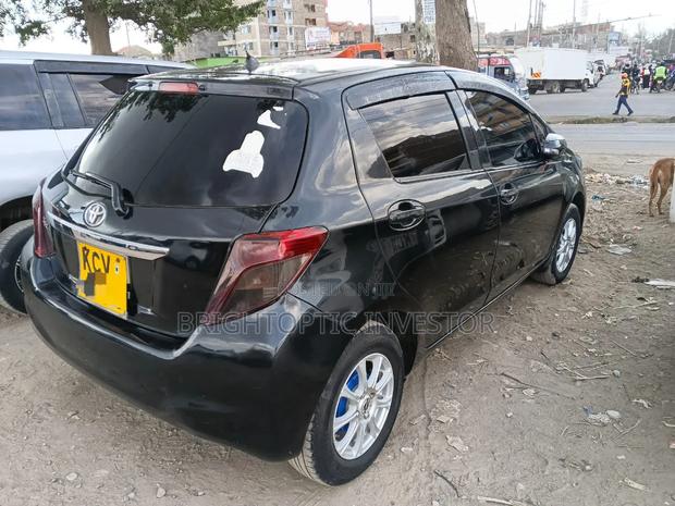 Toyota Vitz 2012 Black