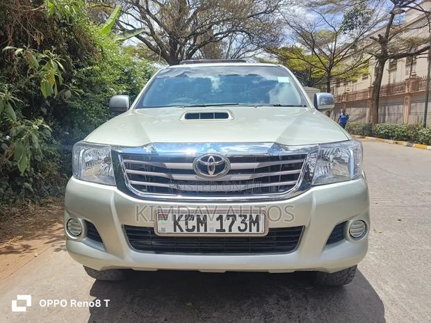 Toyota Hilux 2010 Silver