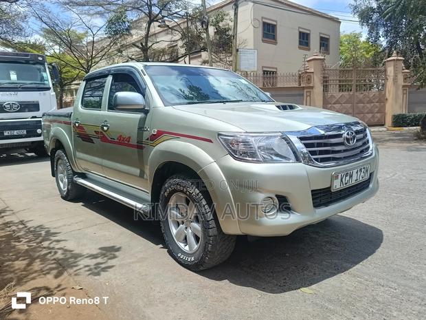 Toyota Hilux 2010 Silver