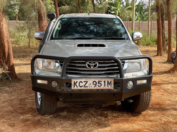 Toyota Hilux 2013 Silver