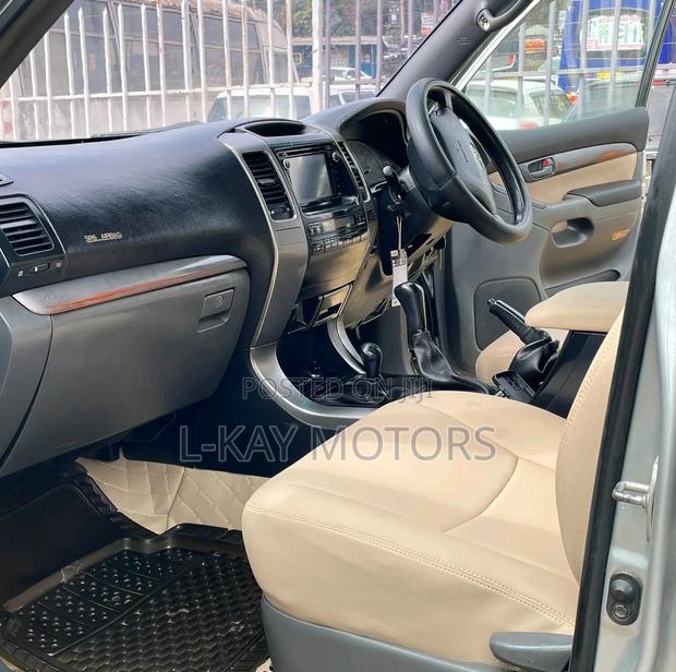 Toyota Land Cruiser Prado 2006 Silver