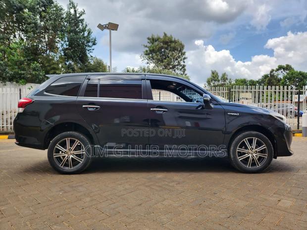 Toyota Corolla Fielder 1.5 Hybrid FWD 2016 Black