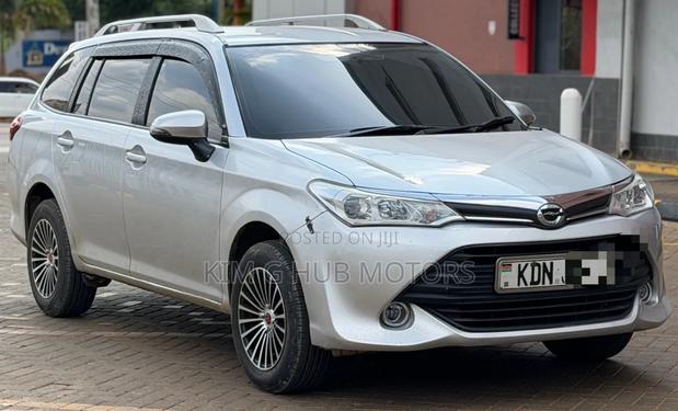 Toyota Corolla Fielder 2016 Silver