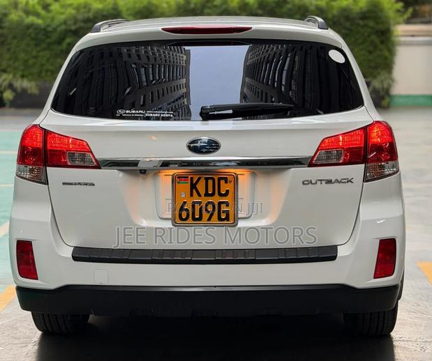 Subaru Outback 2014 Gold