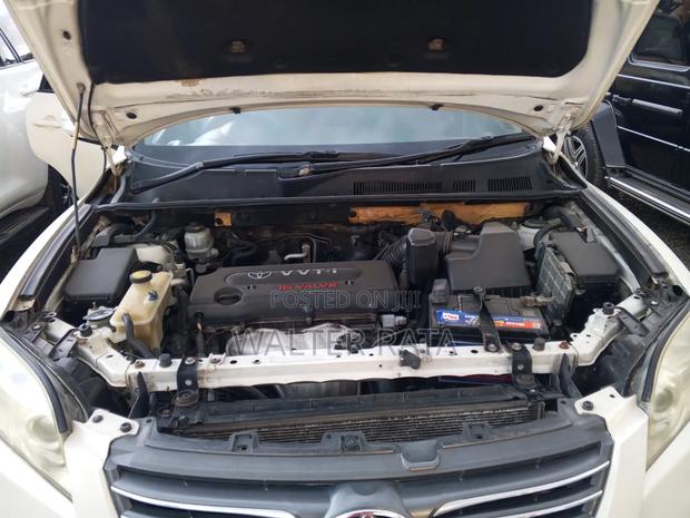 Toyota Vanguard 2012 White