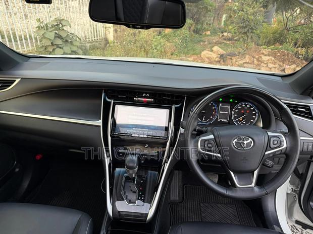 Toyota Harrier 2020 Off white