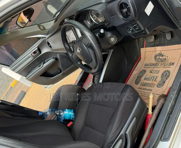 Toyota Corolla Fielder 2016 Beige